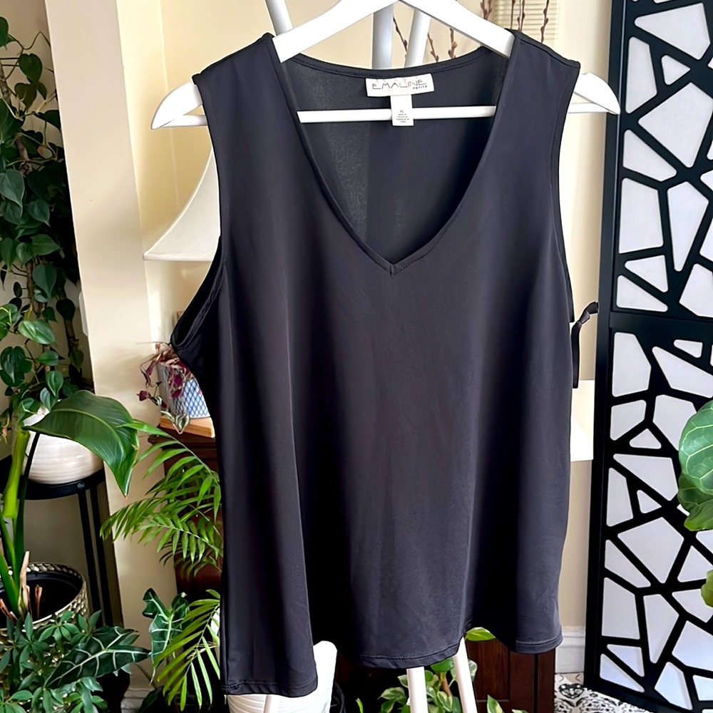 🖤Emaline Petite V-neck Sleeveless Black Top for Women-PL-NWT